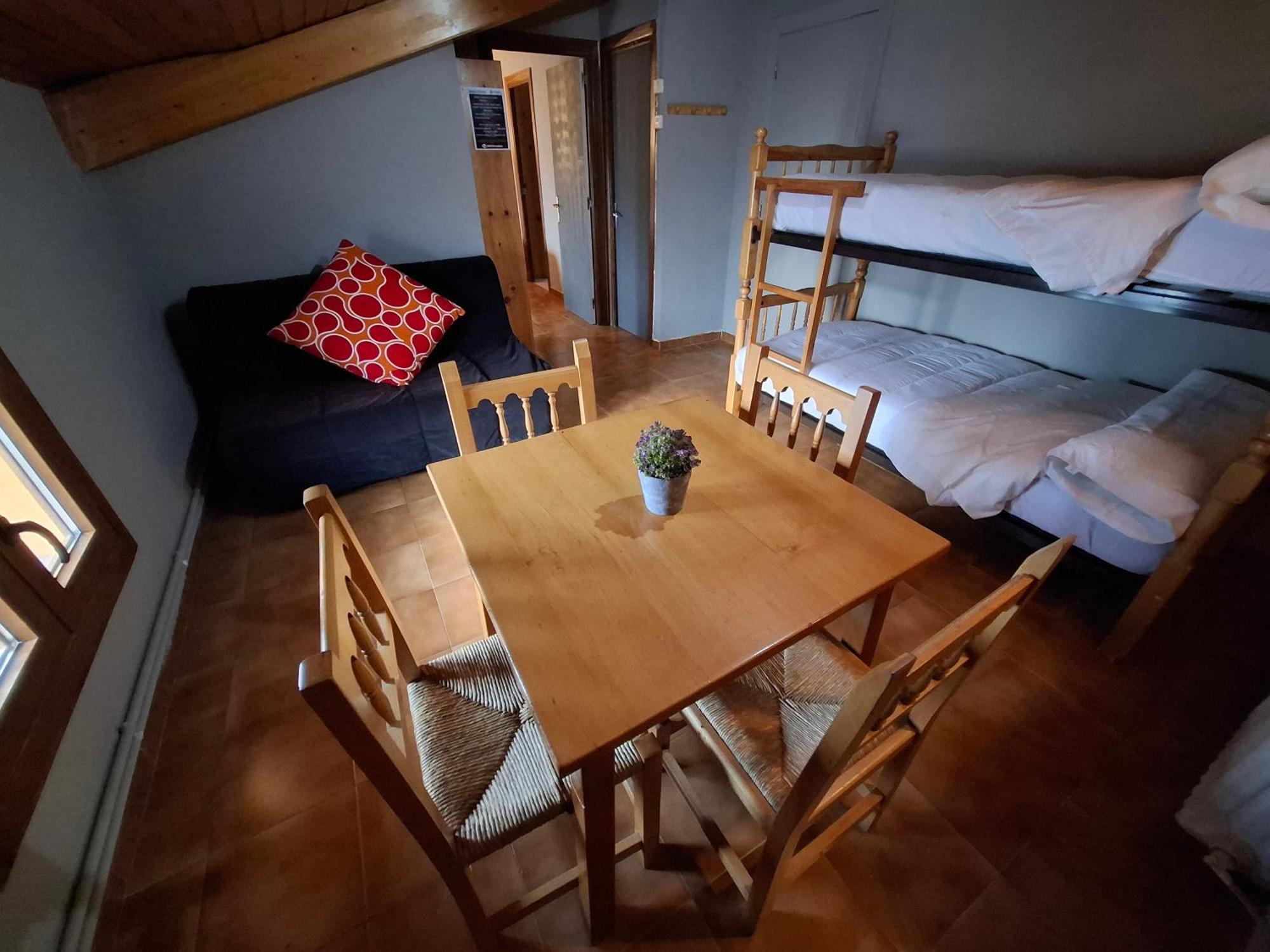 Hostal Casa Pirineus & Deportes De Aventura Baró Zewnętrze zdjęcie